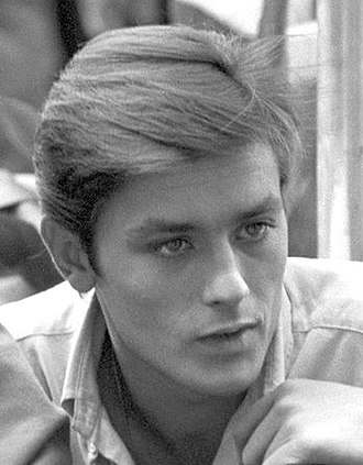 https://it.wikipedia.org/wiki/Alain_Delon#/media/File:Alain_Delon_1959_Rome.jpg